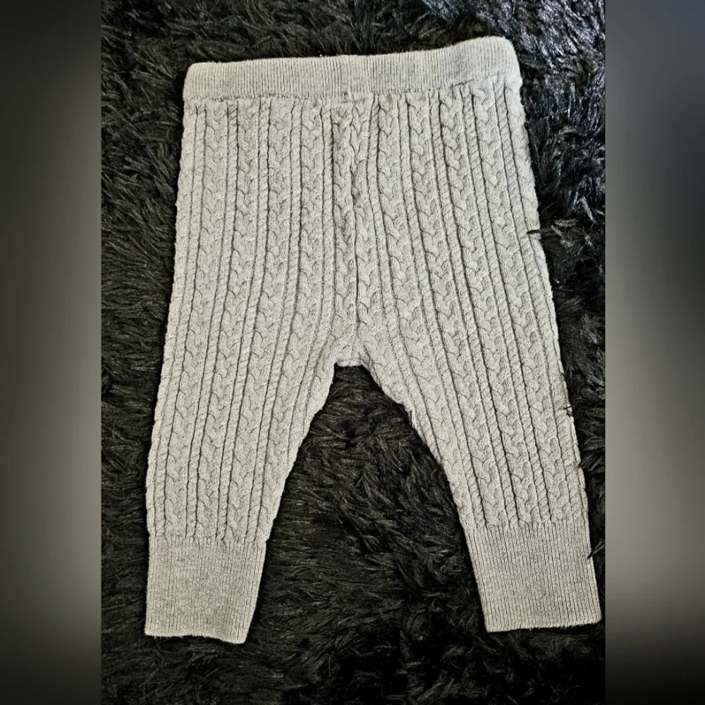 BABY Gap Cable Knit Grey Bottoms 6-9m